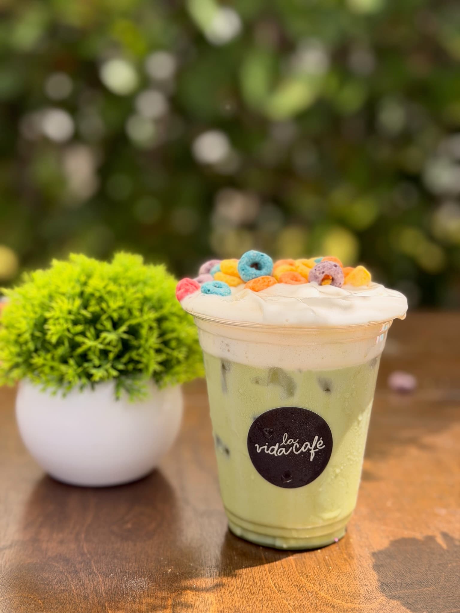 La Vida Café cart serving guests